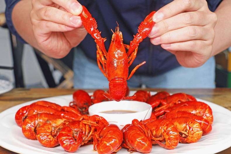 为啥有的卖“虾尾”要比整只小龙虾便宜？(图6)