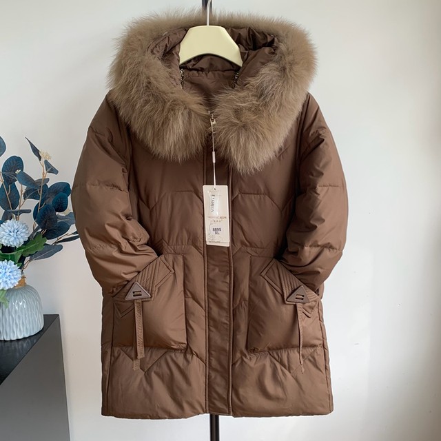 Winter down jacket for middle-aged and elderly granny wear loose fox fur collar temperament mother thickened white duck down top