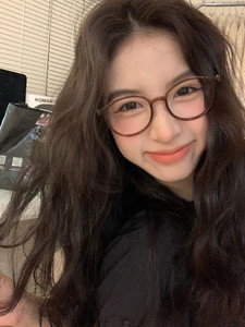 
Girl CEO super light and cold brown glasses for women without makeup. Square face, small face, round frame, anti-blue light glasses frame