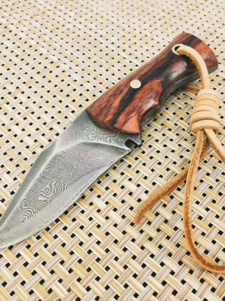 户撒纯手工锻打小刀