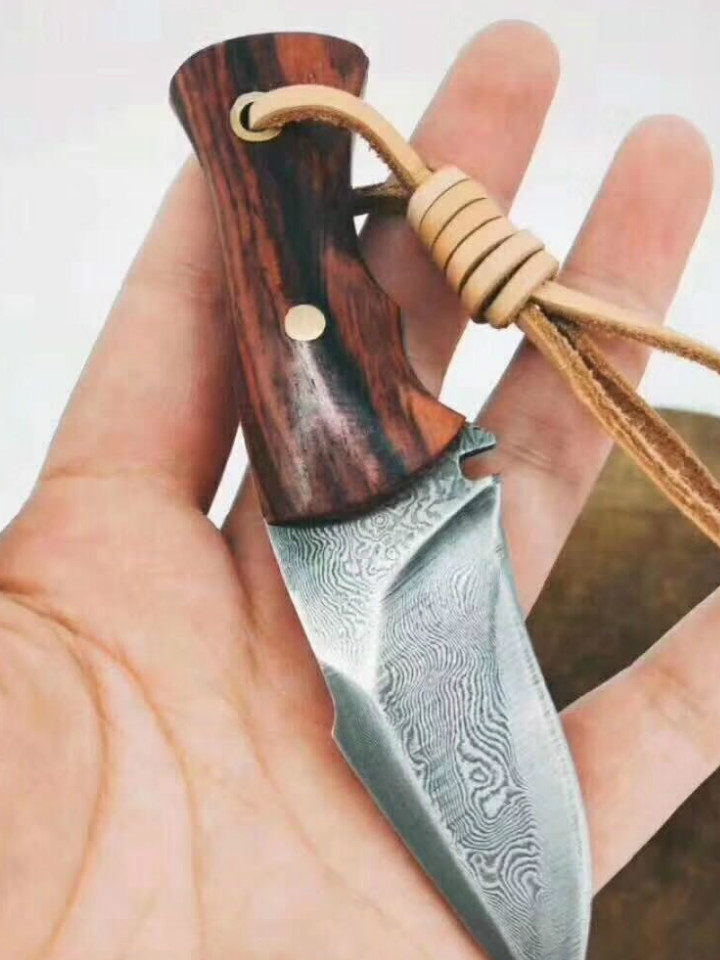 户撒纯手工锻打小刀