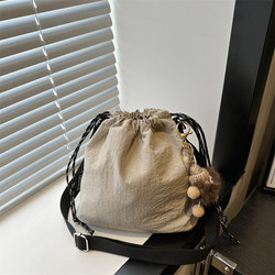 Summer Sports and Fitness Small Bag for Women 2025 New Korean Style Simple Crossbody Bag Casual Versatile Single Shoulder Bucket Bag