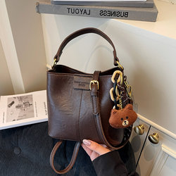 Trendy Niche Bucket Bag for Women 2025 Autumn and Winter New Style High-End Retro Crossbody Bag Simple Popular Commuter Bag