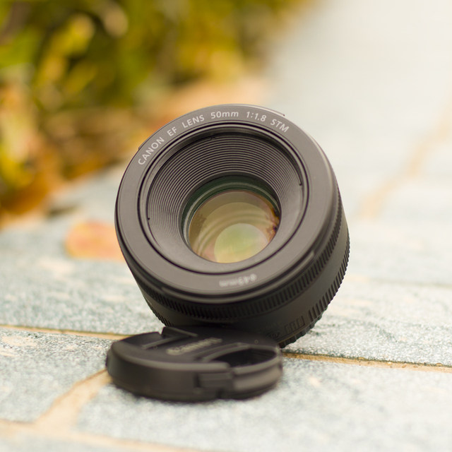 Canon EF50 85F1.8F1.4 small spittoon third generation STM hundred micro fixed focus full frame second-hand SLR lens