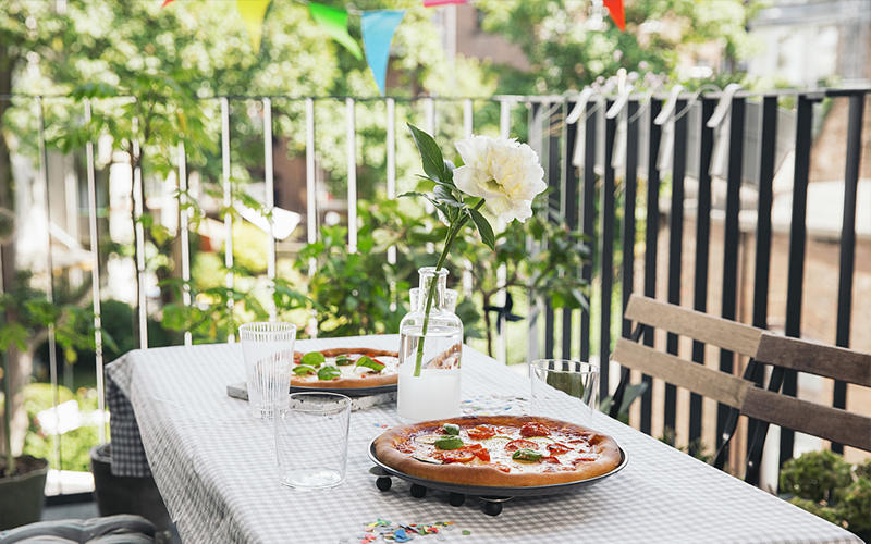 轻松布置阳台,一起享受悠闲的下午茶