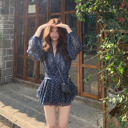 French Floral V Neck Chiffon Long-Sleeved Dress for Women, Early Spring Seaside Vacation, Beautiful Elegant, Waist-Cinching Short Skirt