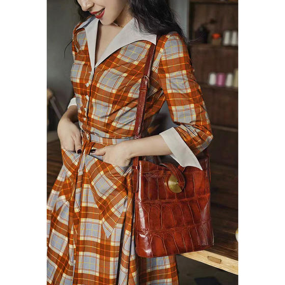
Chings French retro pumpkin orange checked dress with a quarter-sleeved cotton contrasting color Hepburn style high waist long skirt