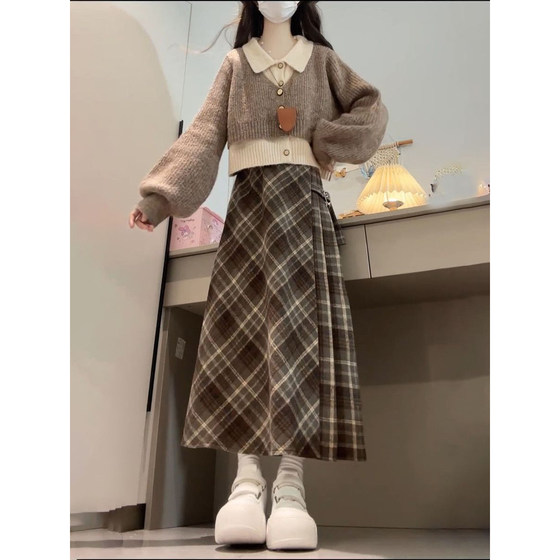 
Autumn and winter college style age-reducing Polo collar fake two-piece sweater sweater + high-waist plaid skirt two-piece set