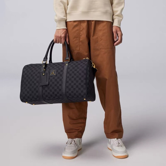 
Authentic NIKE Nike Jordan checkerboard casual fabric presbyopic luggage shoulder bucket bag FJ6787-011