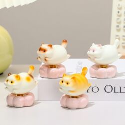 Cartoon Spinning Kitten Office Desk Healing Decoration Ornament, Gift for Best Friend or Colleague for Holidays