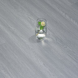 Reinforced Composite Wood Flooring 12mm for Home Use, Direct from Manufacturer, Eco-Friendly, Imitation Wood, Waterproof, Wear-Resistant, European Style, Light Luxury, Light Color