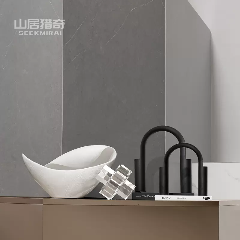 北欧极简家居客餐厅插花金属u型花器设计师软装陶瓷