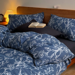 
Blue hand-painted sketch flower type A cotton yarn-dyed jacquard double-layer gauze quilt cover single piece 1.8 bed four-piece set pure cotton