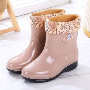 
Internet celebrity mid-tube rain boots for women soft sole mid-tube adult anti-fall ultra-thick water boots anti-odor thick thickened ultra-light rain boots