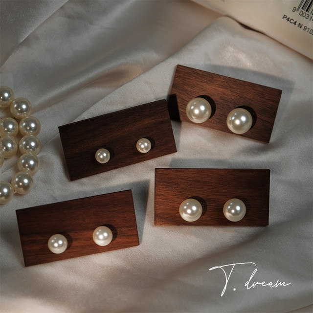 <Romanticism>Shi Jia pearl earrings ins blogger fever same retro Hong Kong style strong light and sweet