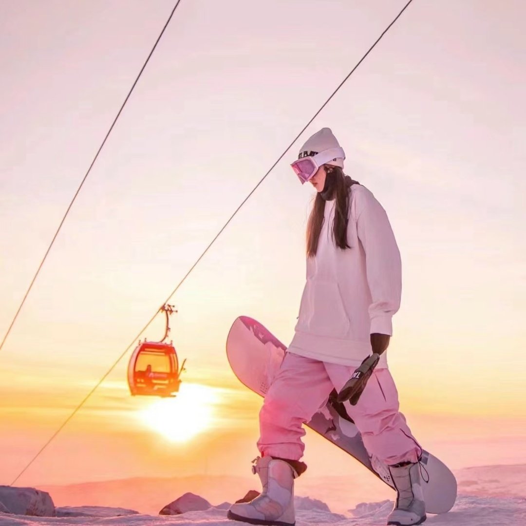 2-6人新疆赛里木湖阿勒泰绝色双湖8天 【景区内木屋+野奢营地】