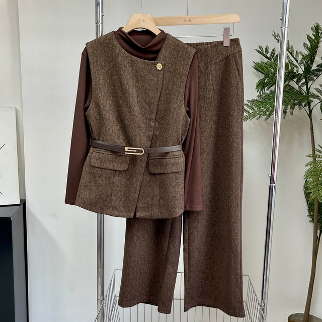 Fashionable and fashionable mother autumn three-piece set for women to look slim 2025 new style middle-aged and elderly temperament vest spring and autumn set