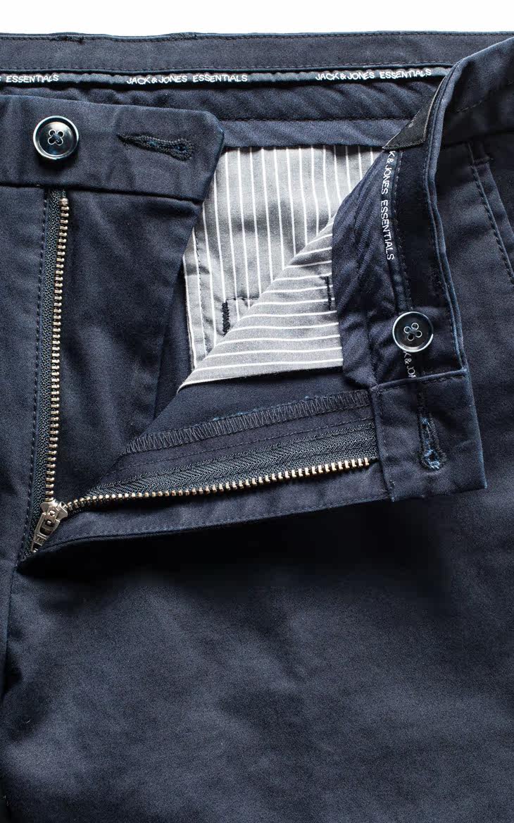 精工门襟拉链,牢固双纽扣扣合