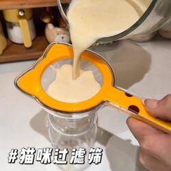 Cute Cat Multifunctional Filter Sieve Strainer Spoon Utensil for Home Kitchen Egg Tart Liquid Baking Tool Flour Sifter