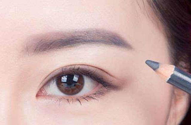 去购买 修眉刀轻轻刮就能刮掉,而且颜色形状也很可爱,很快就能修好