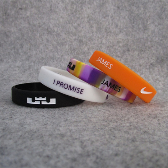 Bracelets/sweatband Lebron James – Lot De 2 Ou 3 ? Couleurs Noir/violet/or, Coton, Neufs