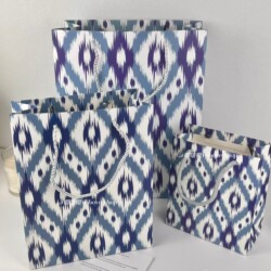 Blue High-End Creative Ethnic Style Gift Paper Bag Thickeneded Cardboard Handbag Holiday Gift Packaging Bag for Boyfriend
