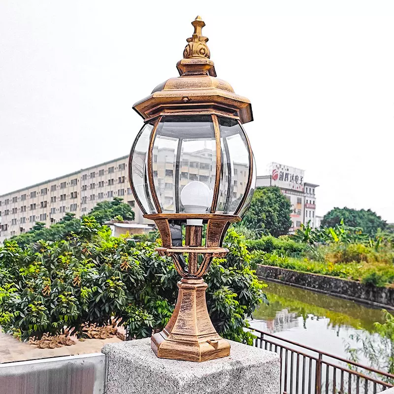 ソーラーライト LED 門柱灯 柱上付け照明 ガーデンライト 夜間自動点灯 ソーラー照明 スタンドライト 屋外照明 ガーデン 玄関照明 照明器具 門灯 防雨 高さ41cm ソーラーライト LED 門柱灯 柱上付け照明 ガーデンライト ソーラー照明