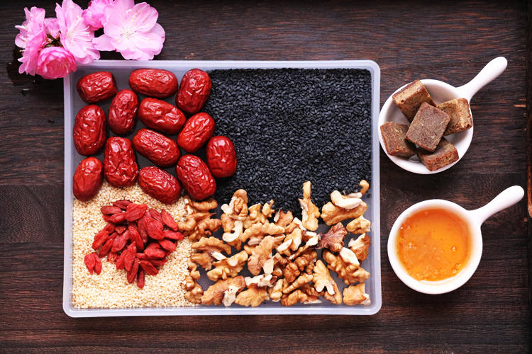 补血小零食,女人爱的核桃芝麻糖(图2) 补血小零食,女人爱的核桃芝麻糖(图2)