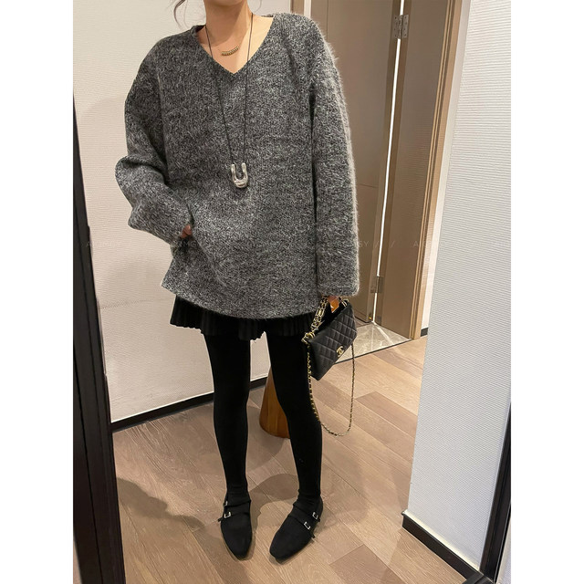 Love Devil Fish Gray V-neck Long Sleeve Lazy Style Sweater Women's 2024 Winter New Loose Casual Top