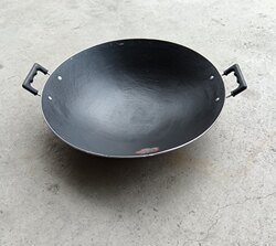 Traditional Cast Iron Wok, Chaoshan Old-Style Raw Iron Pot, Environmentally Friendly and Healthy Cast Iron Wok, High-Grade Enamel-Coated Cast Iron Pot