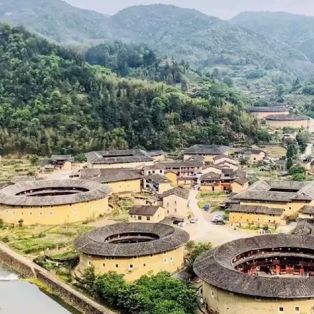 厦门漳州泉州旅游4天3晚云水谣河坑土楼开元寺簪花五店市洛伽寺