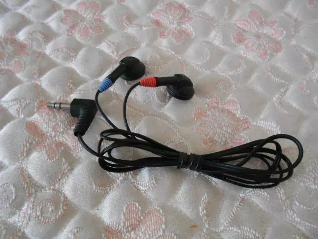 以前买过的N条红蓝耳机-Taobao Malaysia