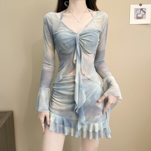 
Split swimsuit for women 2025 new long-sleeved four-piece suit with blouse, beautiful sexy bikini high-end feel, hot spring bath