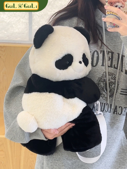 パンダの竹柄リュックサックとぬいぐるみ