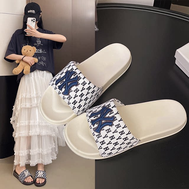 New slippers for women summer trendy exterior embroidery ny Korean version beach outdoor 2025 couple anti-slip internet celebrity one-slip stroke