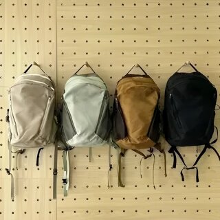 
24 years 26L backpack outdoor sports bag casual mountaineering bag men and women all-match backpack waterproof wear-resistant school bag trend