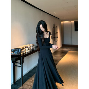 
Norain does not rain, black long-sleeved dress for women, spring, high-end, waist-slim, wide-slung knitted long dress