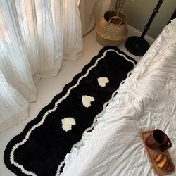 ins New Thickened Non-Slip Floor Mats for Bedroom, Living Room, Master Bedroom, Black and White Heart-Shaped Imitation Cashmere Bedside Rug