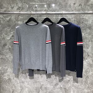 
New autumn and winter striped sweater base shirt for men and women Korean style brand temperament round neck pullover sweater casual knitted sweater