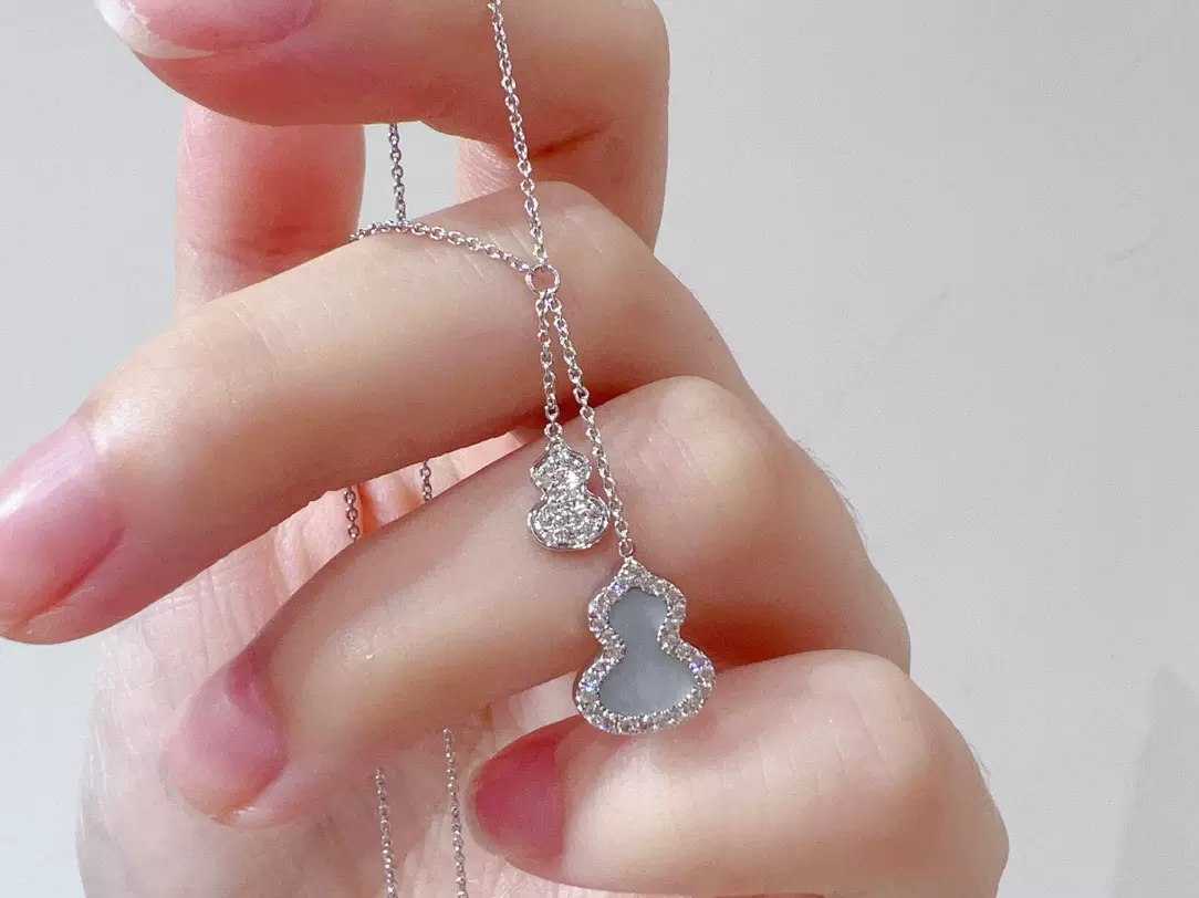 二手99新qeelin麒麟wulu系列白金白贝母满钻葫芦项链 配盒子