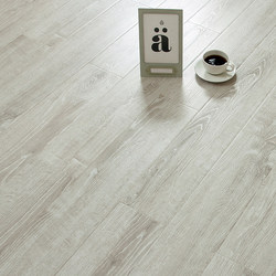 Imitation Smoke-Proof Wood Flooring for Teahouses and Hotels in Chengdu, Laminate Flooring,  Gray, Heat-Resistant, Waterproof, and Wear-Resistant
