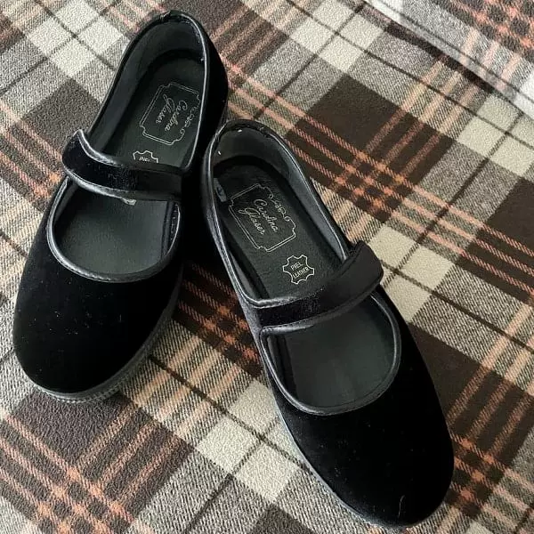 小惡魔日本代購ALBEROLA × BEAMS BOY 別注絲絨平底鞋灰色現貨- Taobao