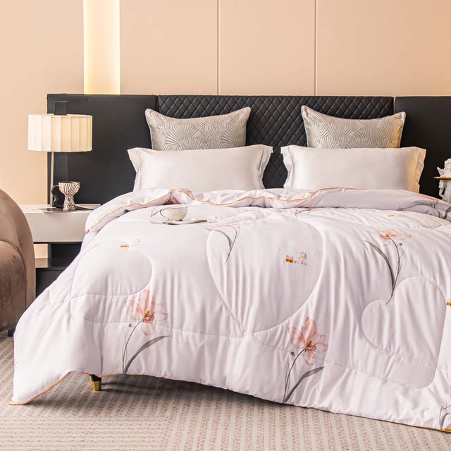 
Golden silk quilt spring and autumn quilt four seasons cashmere quilt core winter quilt single thickened quilt