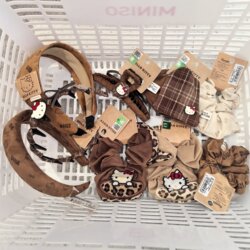 Miniso Hello Kitty Warm Brown Series Fabric Claw Clip Headband Bb Clip Hairpin