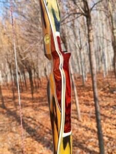 
Handmade by villagers, exquisite flame series, beautiful hunting bow, mahogany grip, carbon fiber, ceramic foam