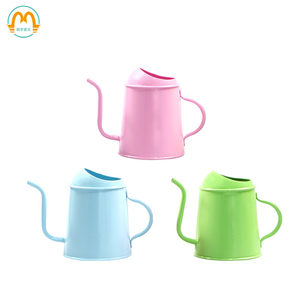 
Mengxue Montessori early education teaching aids Montessori teaching aids for taking care of the environment Watering kettle watering flowers