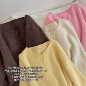
Robin Angjiang small thick brushed cashmere wool sweater cardigan sweater seamless one