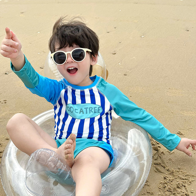 Boys swimsuit 2025 new children's split long-sleeved sun protection swimsuit small, medium and big children's baby beach vacation set