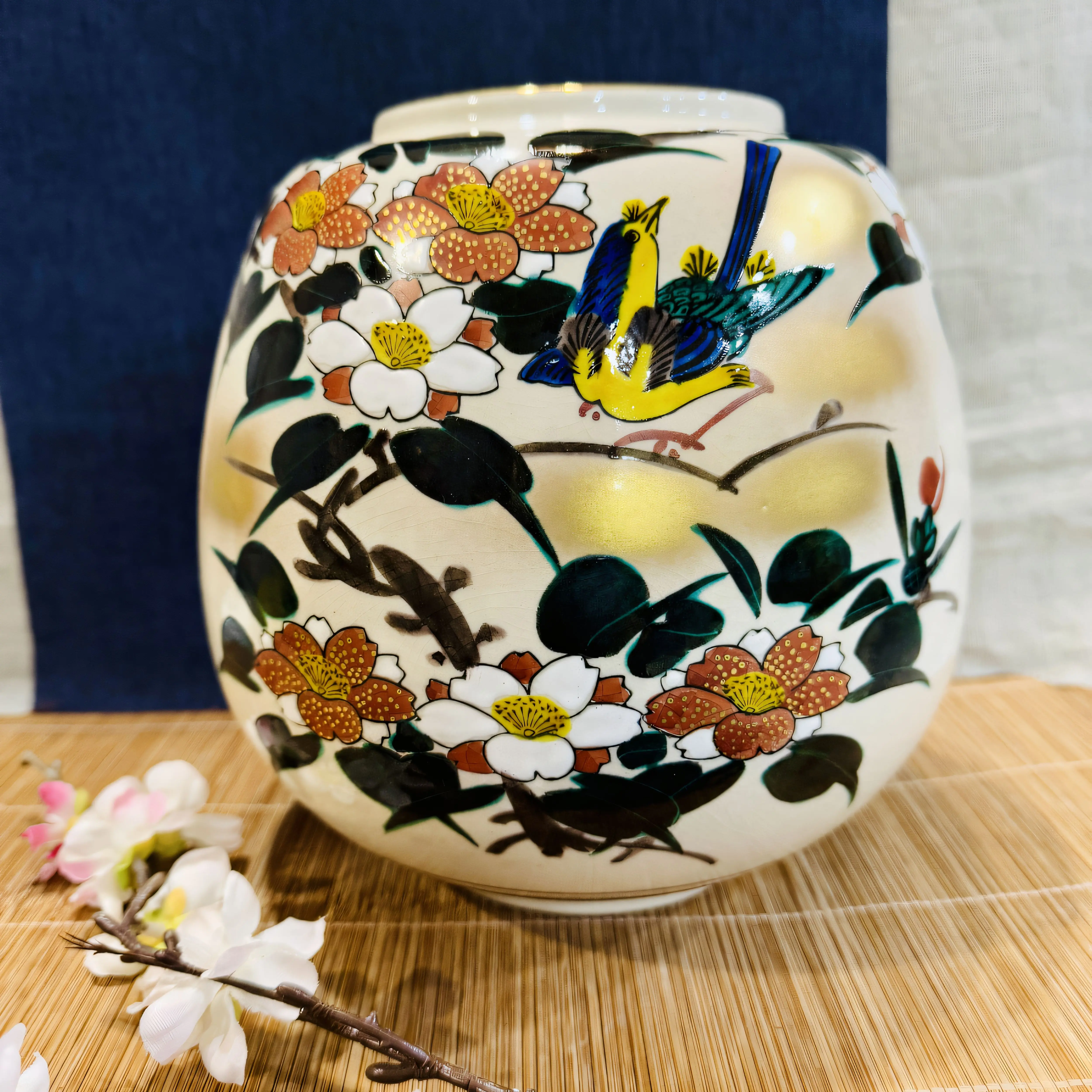 ルリ胡蝶蘭】花瓶 香蘭社 洋蘭花瓶 ルリ胡蝶蘭】花瓶 香蘭社 洋蘭花瓶