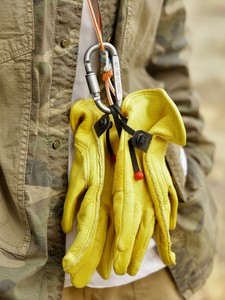 
<Nature Revival>Outdoor mountaineering and camping supplies Multi-purpose tool hanging buckle quick-hanging aluminum alloy keychain